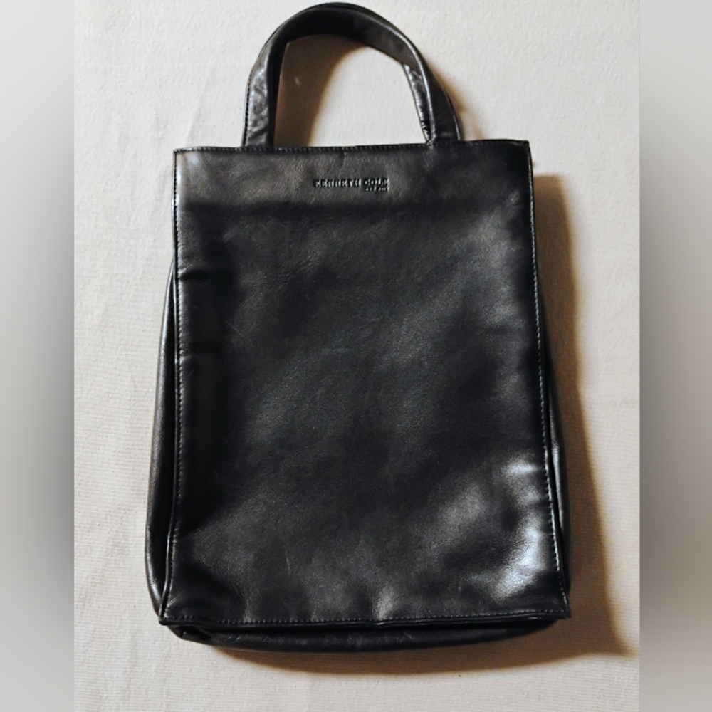 KENNETH COLE BLACK LEATHER BAG